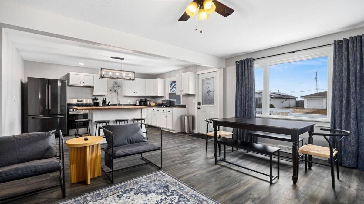 Morton House | Modern Comfort in Morton | Cozy 3BR Home for a Perfect Stay
