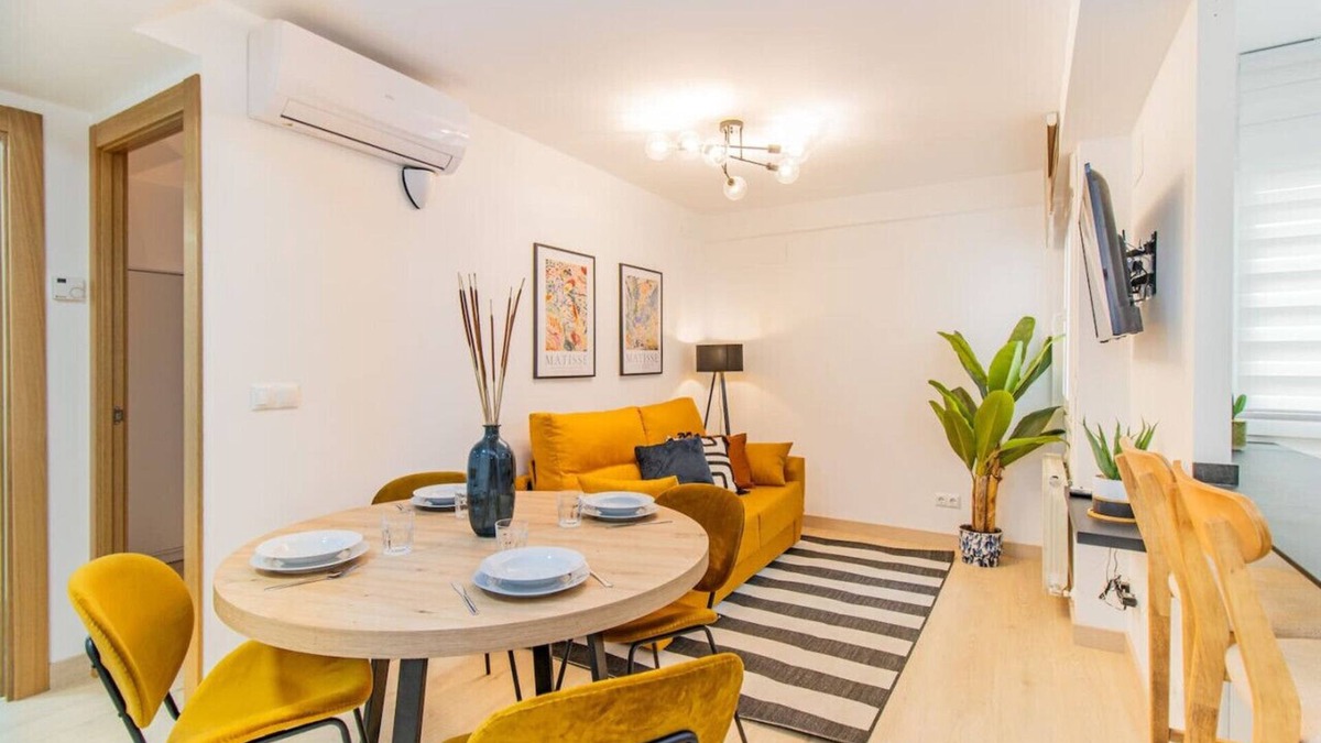 La Magdalena Apartment | Modern Comfort in the Heart of Zaragoza
