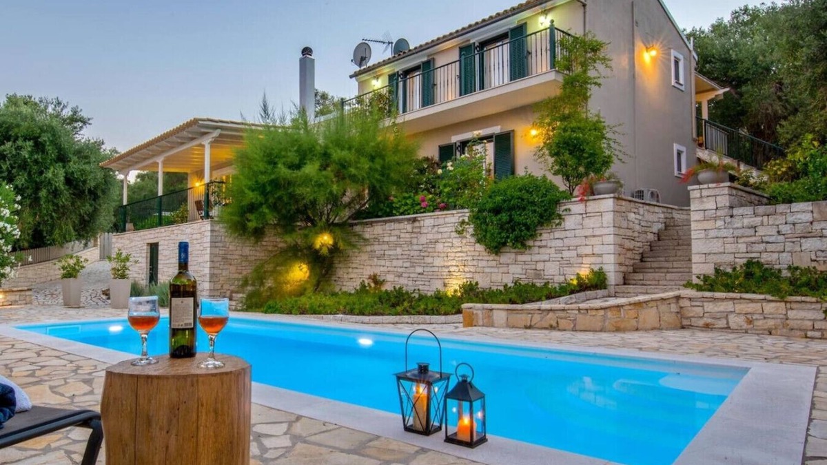 Makratika Villa | Modern Comfort Meets Paxiot Charm