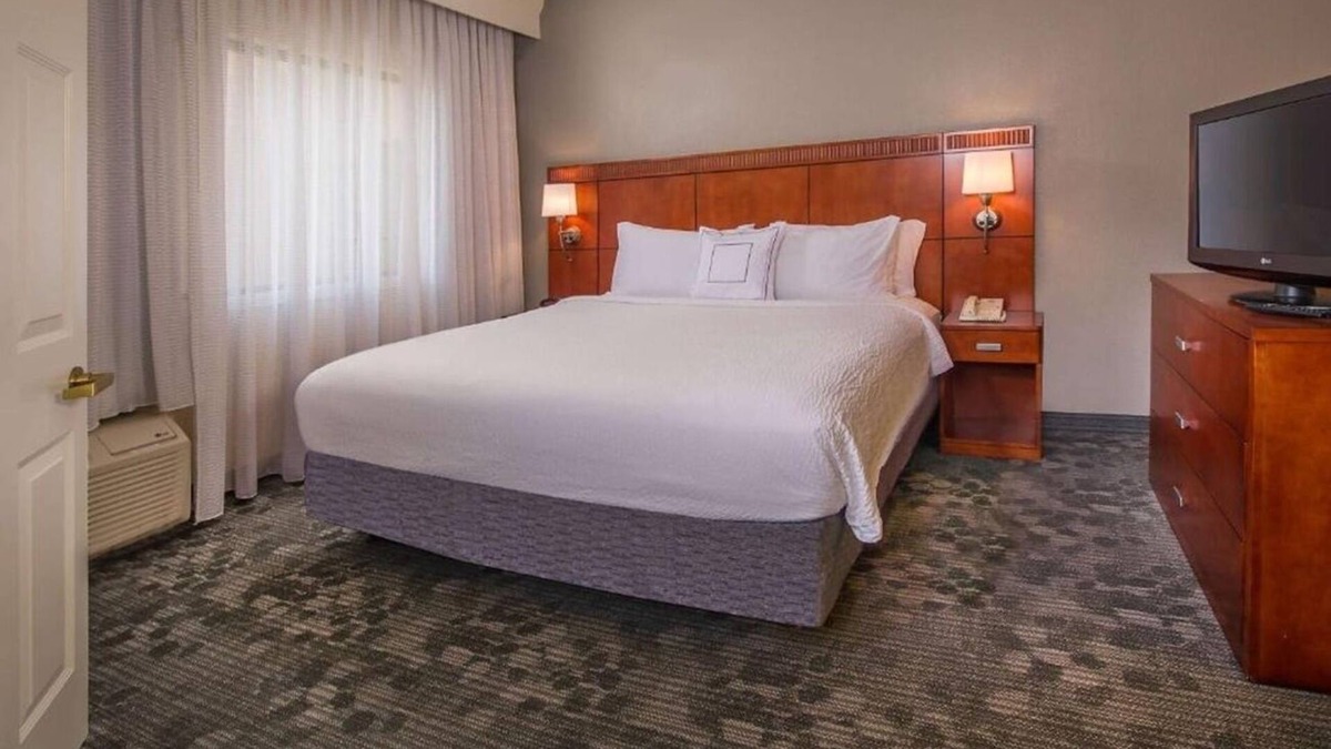 University Place Hotel | Modern Comfort Near Pavilion | 1BR Unit, Pet-Friendly, Outdoor Pool, Gym