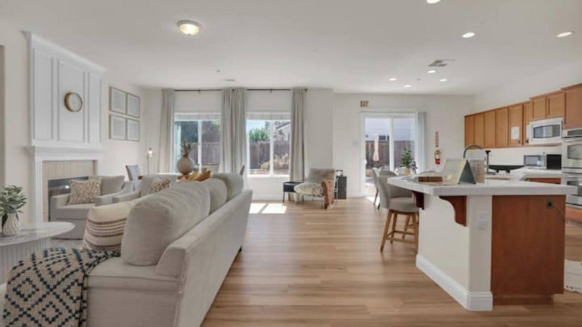 Brentwood House | Modern Comfort: Rose Garden Edition