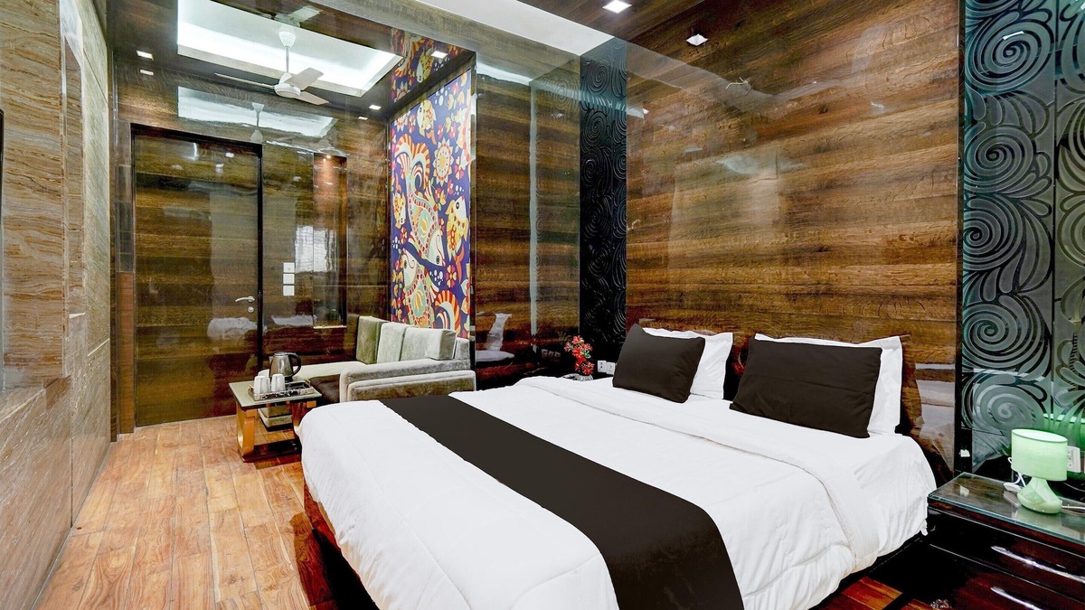 Kanpur House | Modern Comfort Stays at Swarop Nagar Kanpur