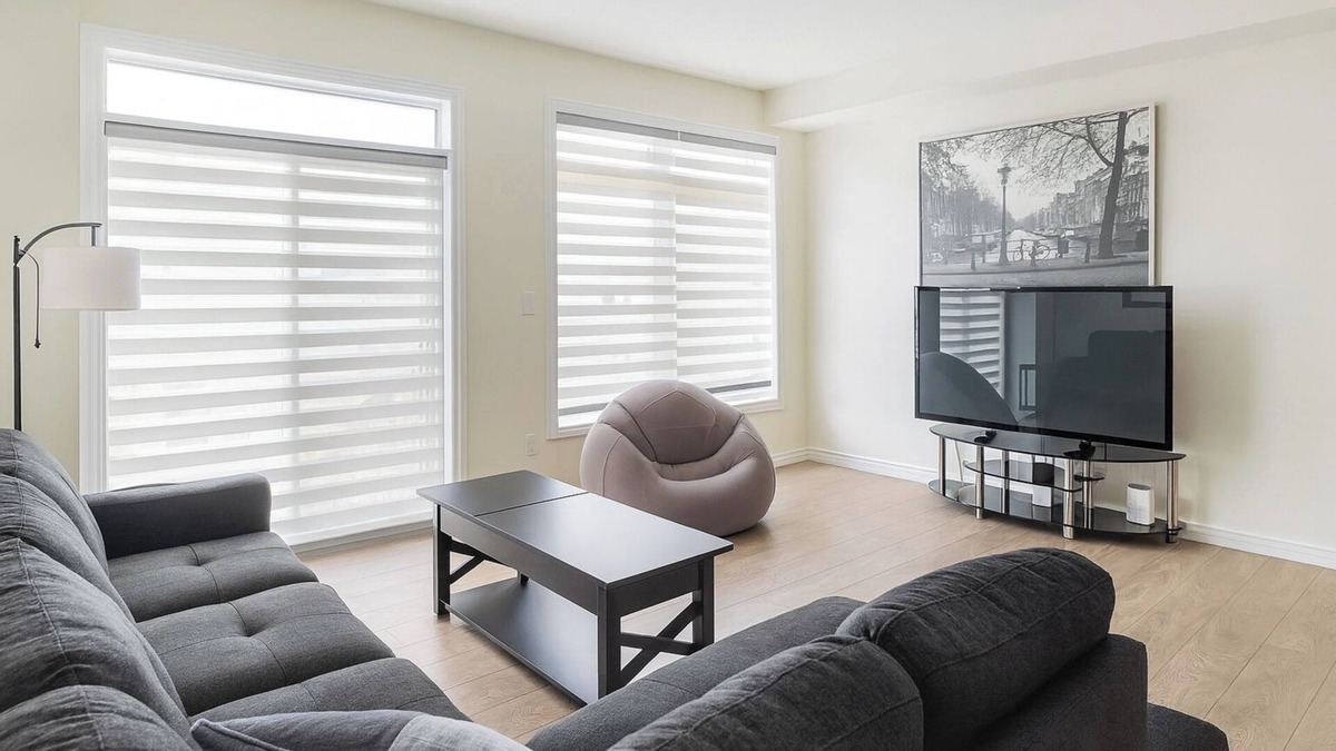 Alcona House | Modern & Comfy 2BR Townhome—Mins to Innisfil Beach Park & Friday Harbour Resort!