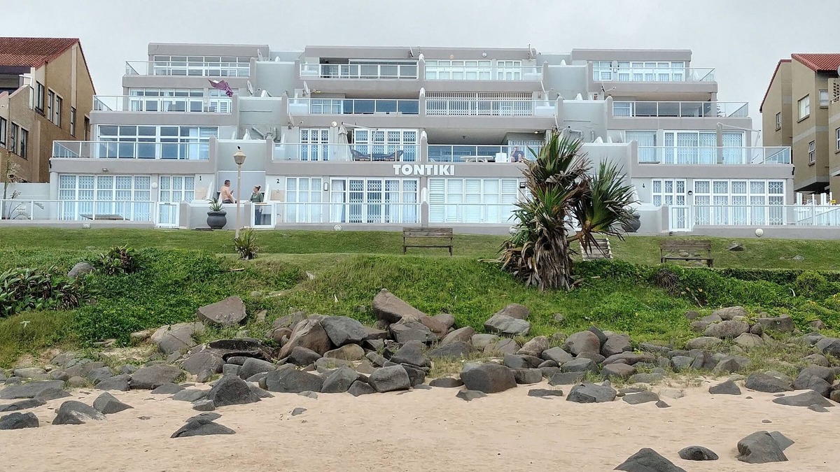 Ballito Apartment | Modern complex on Ballito promenade