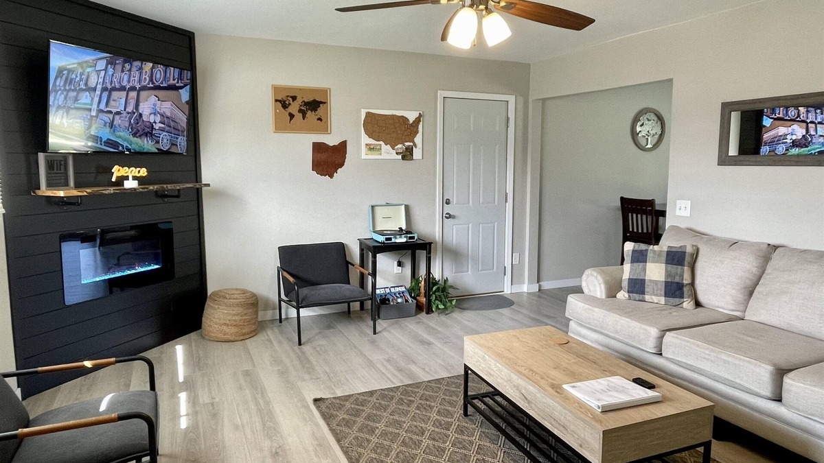 Archbold Condo | Modern Condo in Archbold - Near I-80