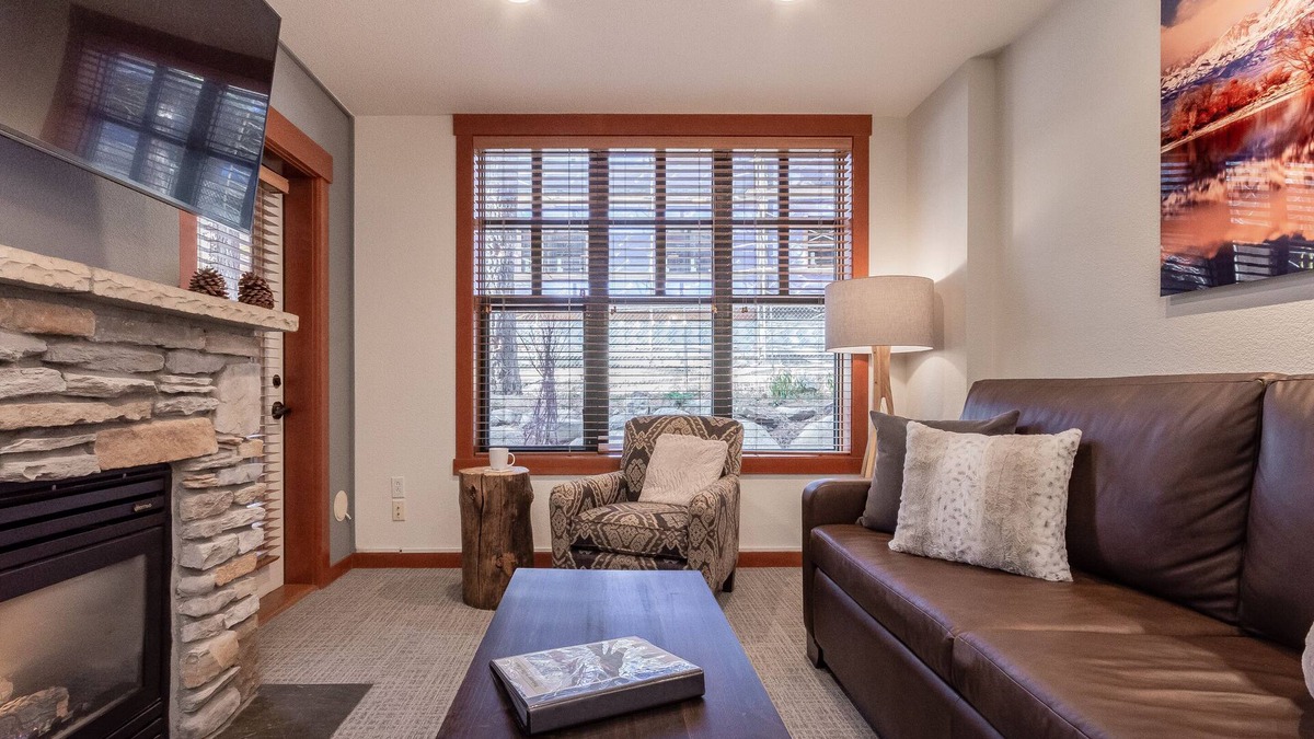 Mammoth Lakes Condo | Modern Condo in Heart of Village, 1st floor, Steps to Gondola & all Amenities