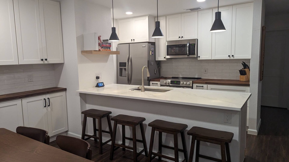Anderson Mill Condo | Modern condo in NW Austin, minutes from children hospitals, close to the Domain.