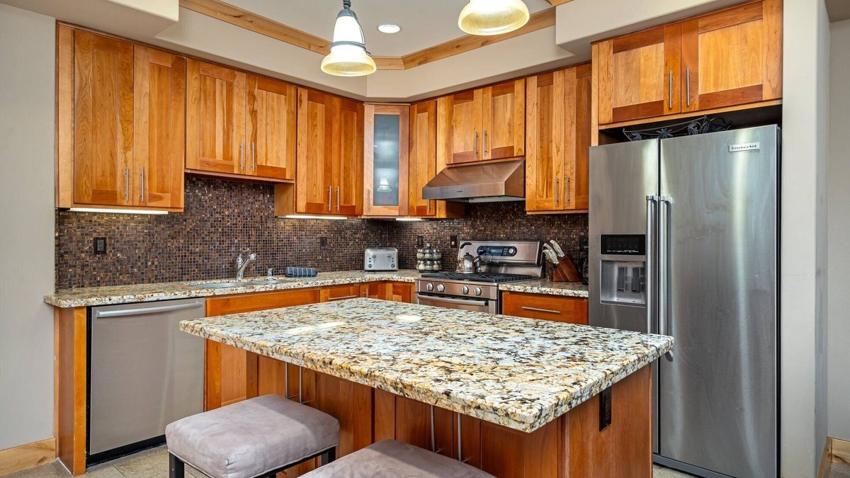 Bear Valley Condo | Modern Condo- Jacuzzi Tub SM #201 by Bear Valley Vacation Rentals