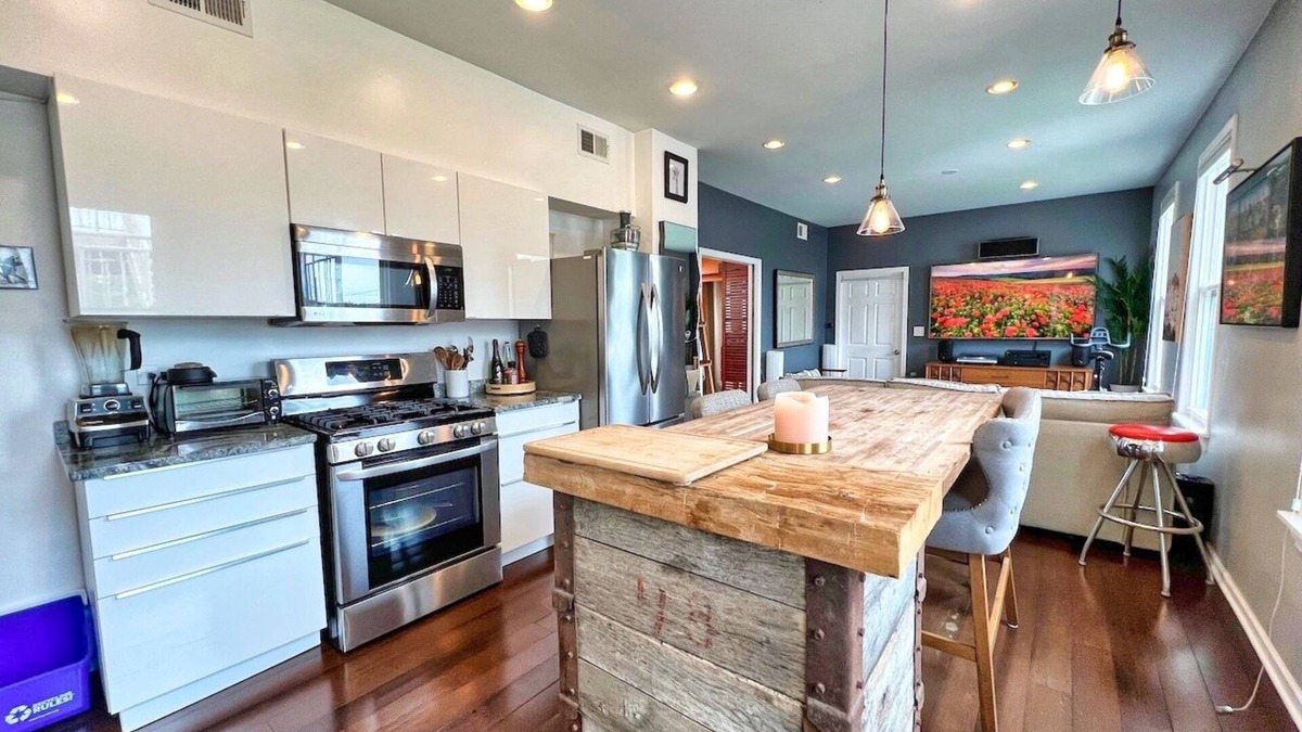 Avondale Condo | Modern Condo - Lux Upgraded Unit - No Pet Fees!