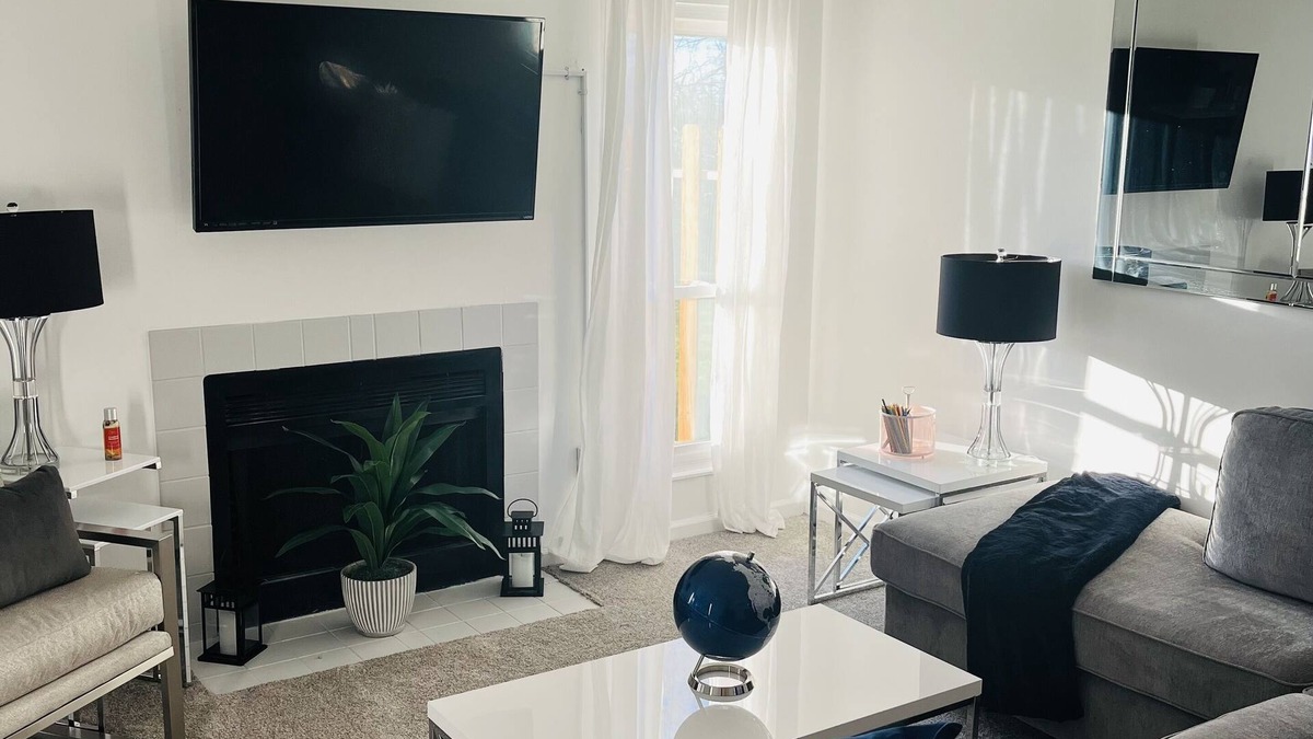 Miamisburg Condo | Modern Condo Nestled in Serenity