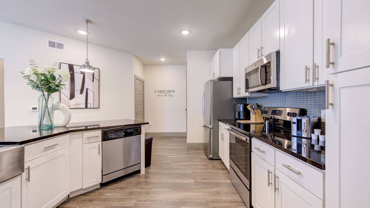 Conroe Apartment | Modern Corporate Apartment