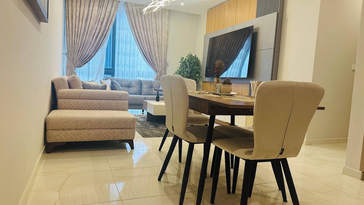 Roman Ridge Apartment | Modern corporate apartment in brilliant Accra with WiFi, AC, fitness room