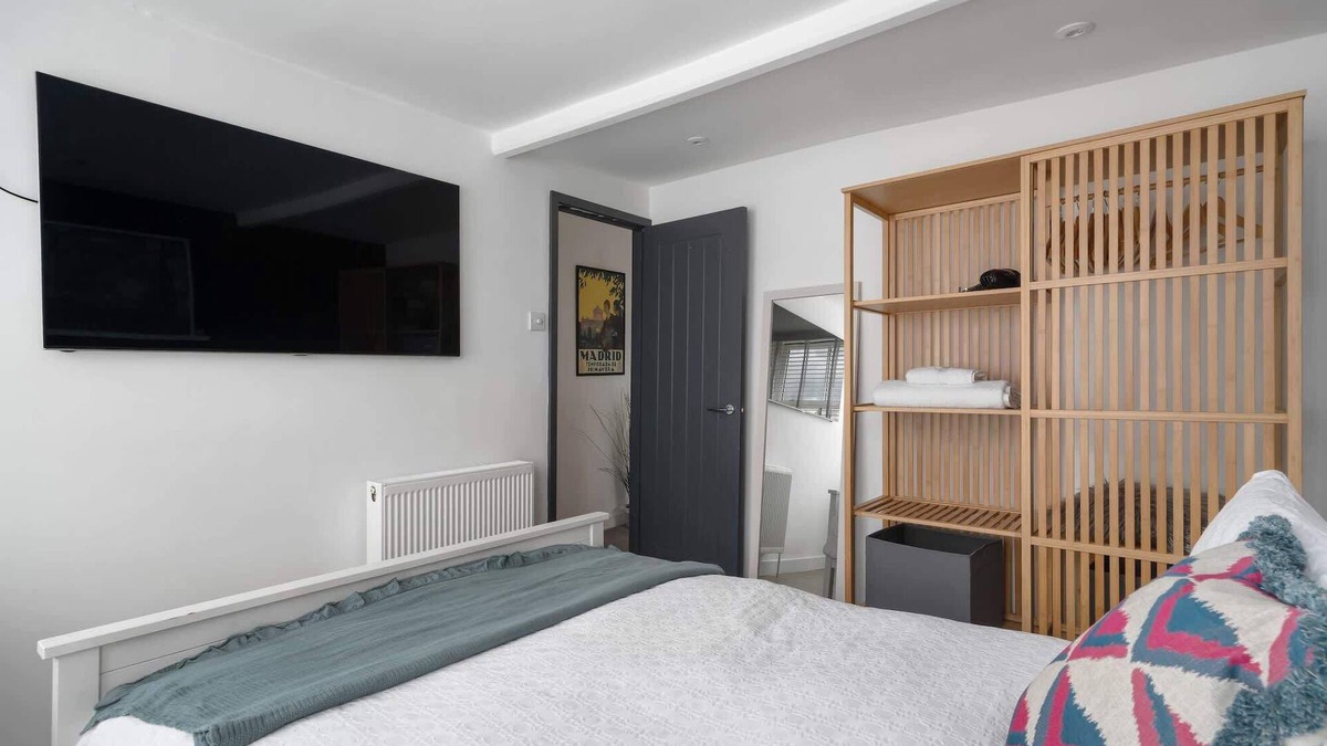 Exeter House | Modern Cottage in Central Exeter