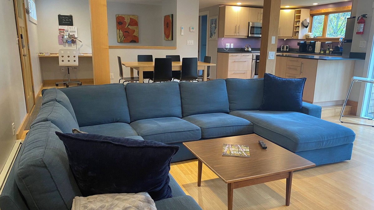 Jackson Cottage | Modern Cottage Jackson, NH. Minutes from Hiking, Shopping, Storyland, Skiing