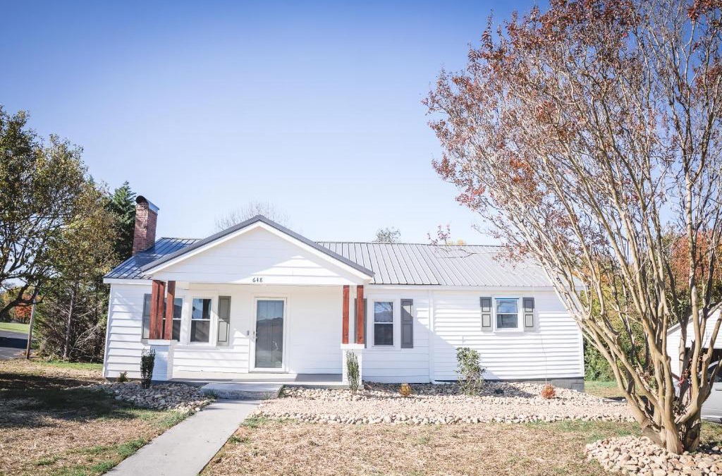 Morganton House | Modern Cottage Near Hospitals and Brewery!