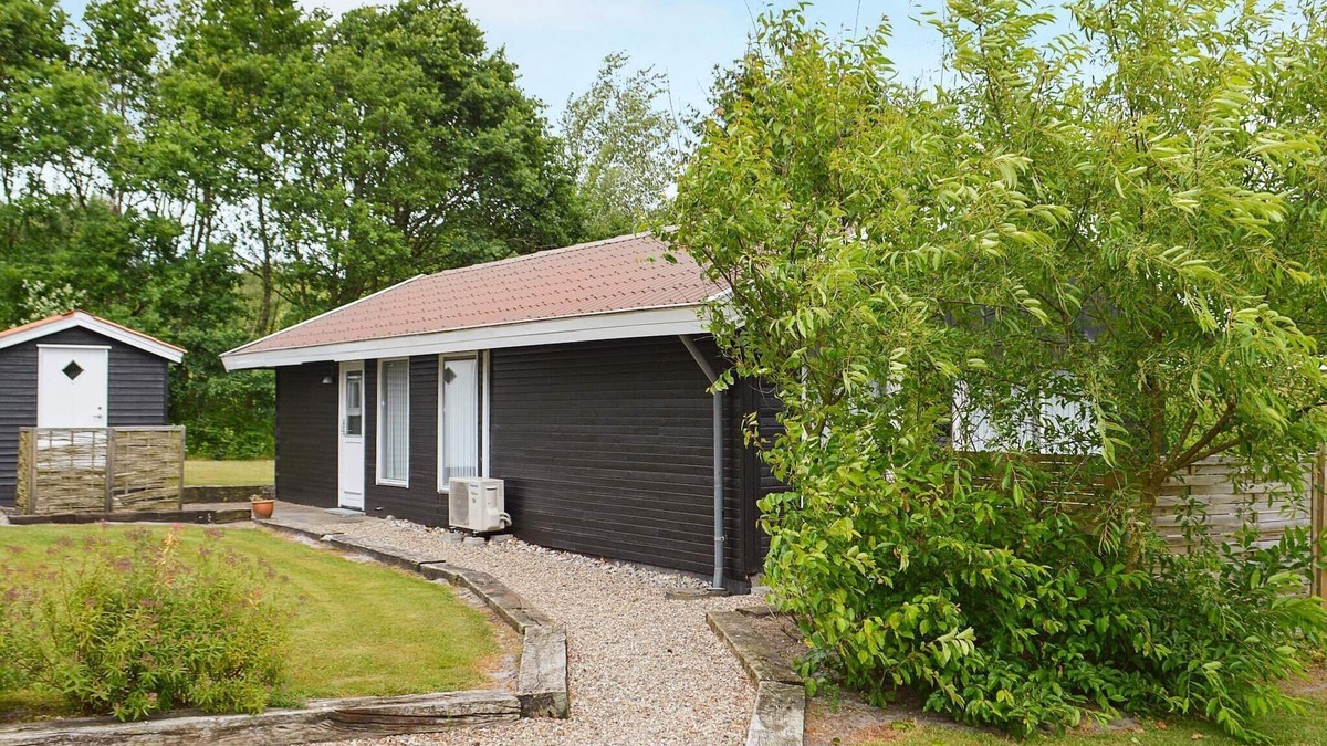 Arrild Ferieby House | Modern Cottage Oasis in Arrild