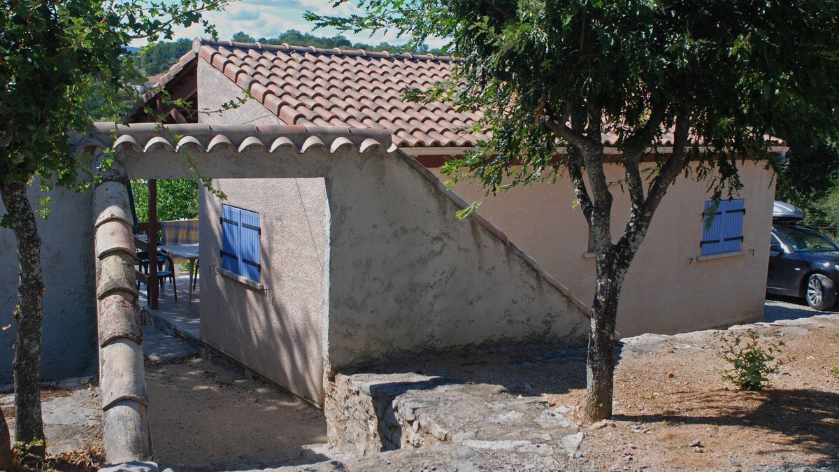 Joyeuse House | Modern cottage, swimming pools, Wifi, playground, village of gites closed and sported