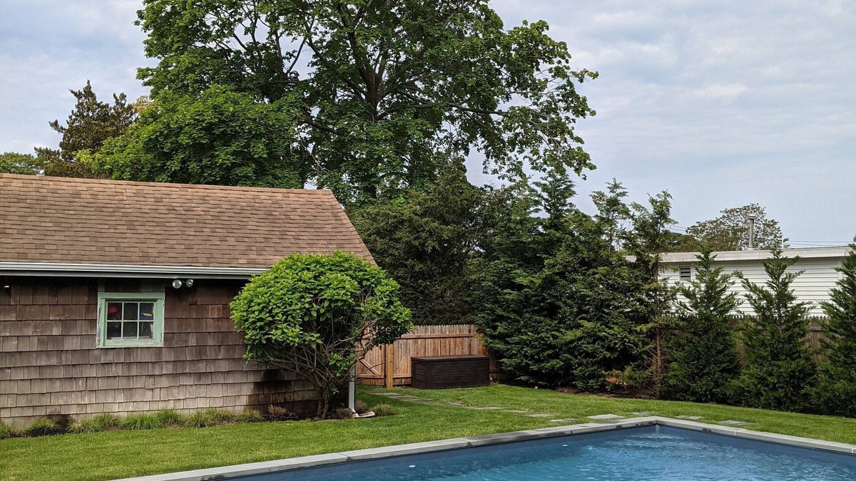 Mattituck Cottage | Modern Cottage with New Heated Pool