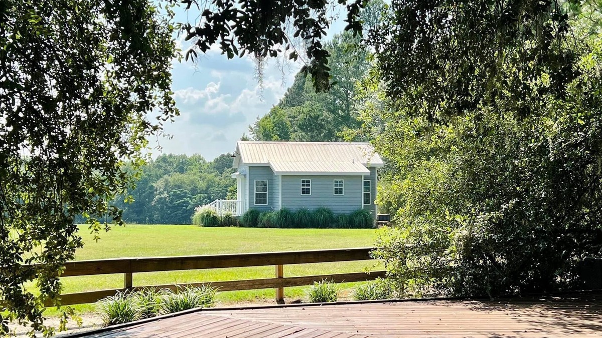 Hartsfield House | Modern Cottages Caroline's Cottage