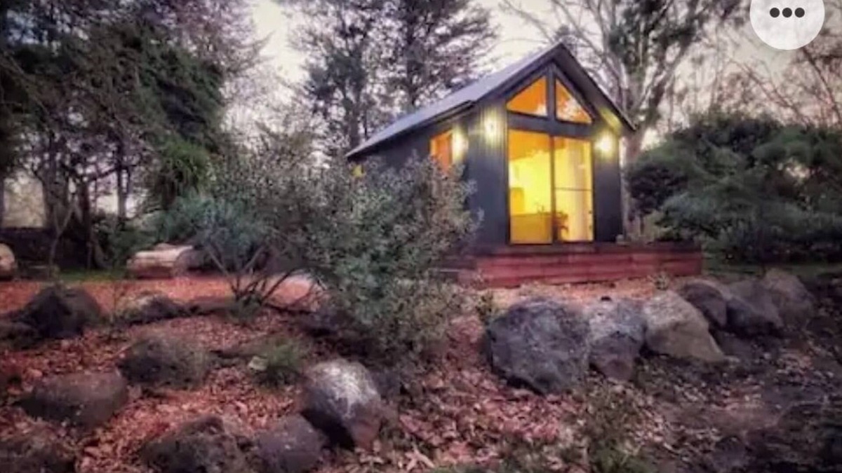 Mount Macedon Apartment | Modern country retreat, a great place to relax & enjoy the Mount