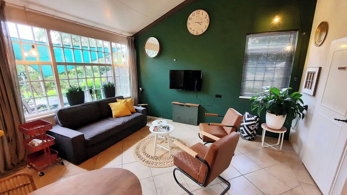 Schoonloo House | Modern country-style bungalow with hot tub. Pets allowed.