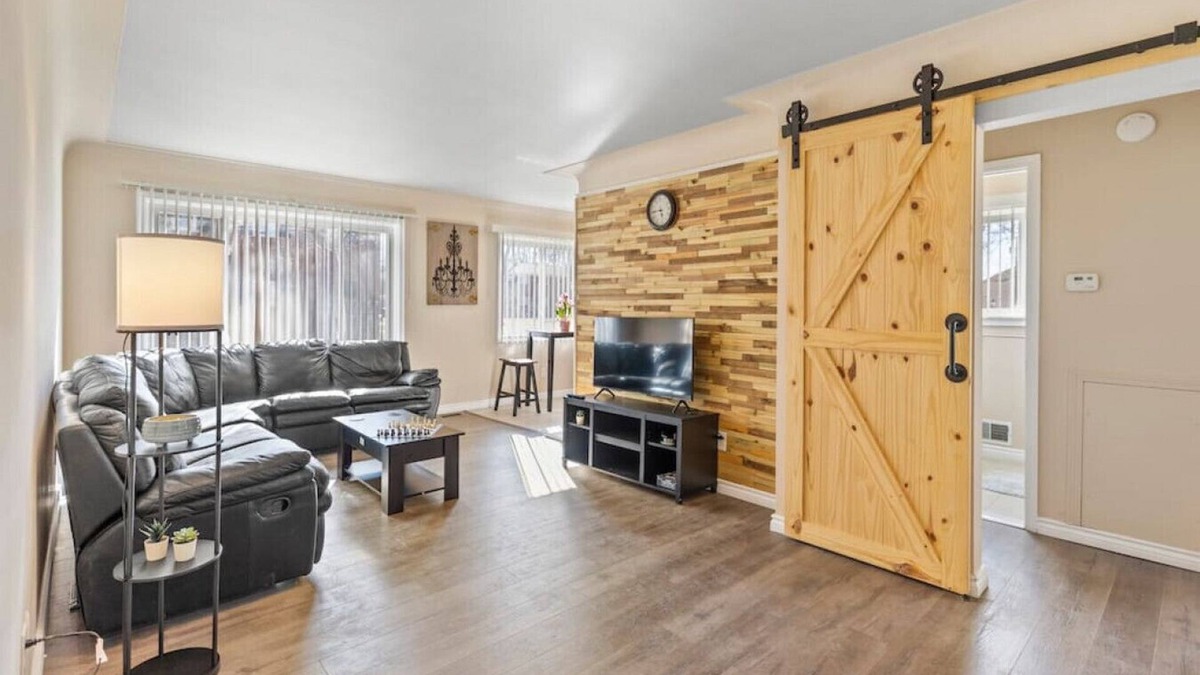 Shelby Township Apartment | Modern Cozy 1 Bedroom Apartment in Shelby Township