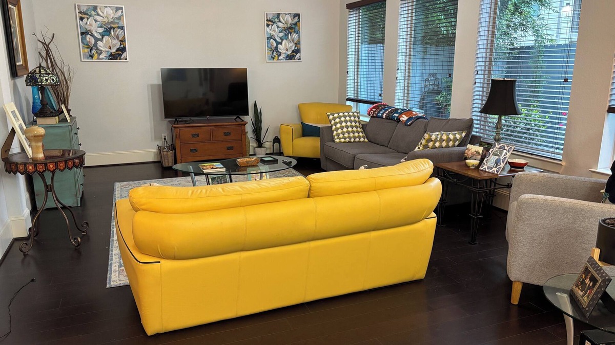 Spring Branch Central House | Modern, Cozy 2- bdr house -near Downtown, Galleria, Heights, Memorial, Med Ctr.