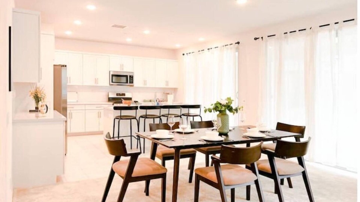 Ontario House | Modern & Cozy 5BR near Ontario Airport