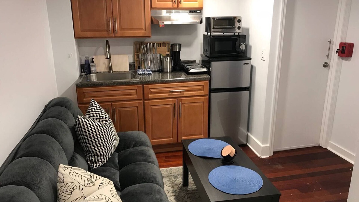 Williamsburg Apartment | Modern & Cozy Apt in WB with W/D in unit!