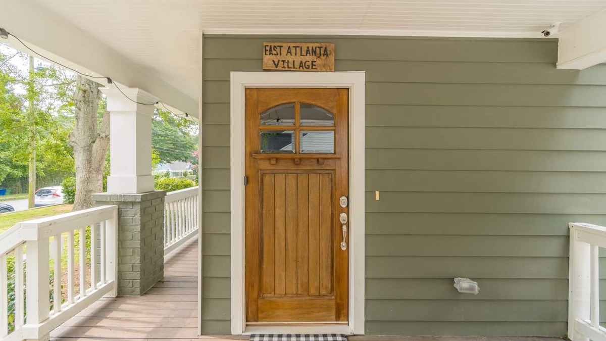 East Atlanta House | Modern Cozy Bungalow in East Atlanta Village