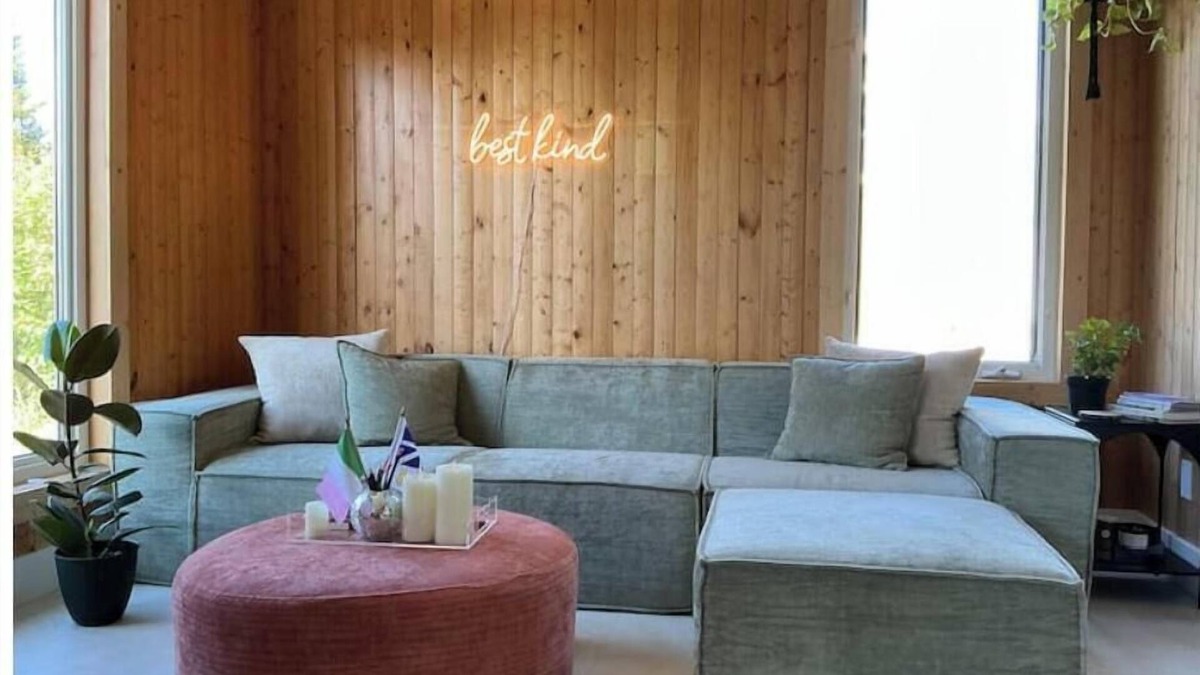 Bonne Bay Pond Cabin | Modern Cozy Cabin On Bonne Bay Pond. 10 min from Gros Morne National Park!