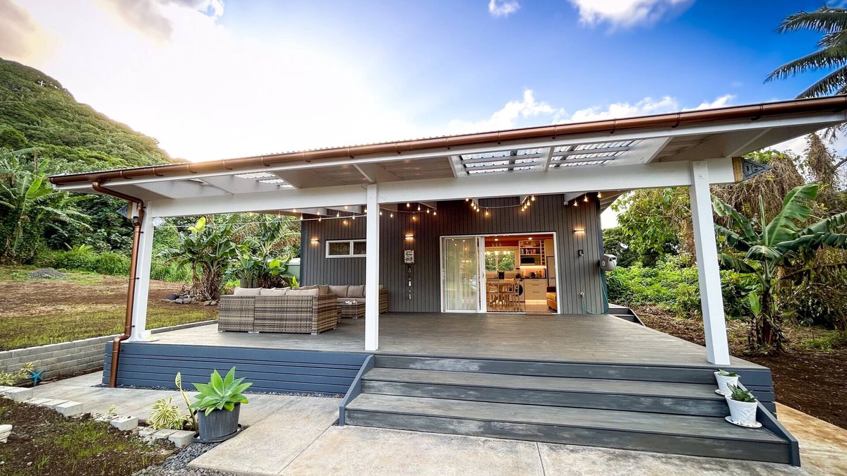 Turangi Tapere Cottage | Modern, Cozy & near Muri Beach - Unwind & Reconnect at Mapere Retreat