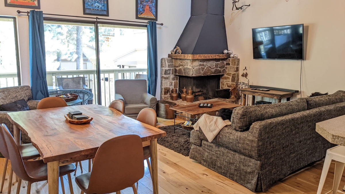 Kings Beach Condo | Modern Cozy Condo: Pool, Tennis, Pickle ball, Near Northstar and Lake Tahoe