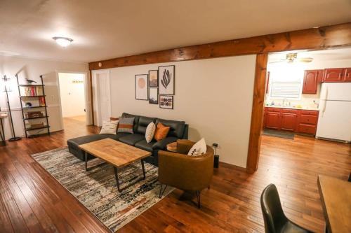 Center Conway House | Modern & Cozy Getaway House near Conway lake - Pet Friendly