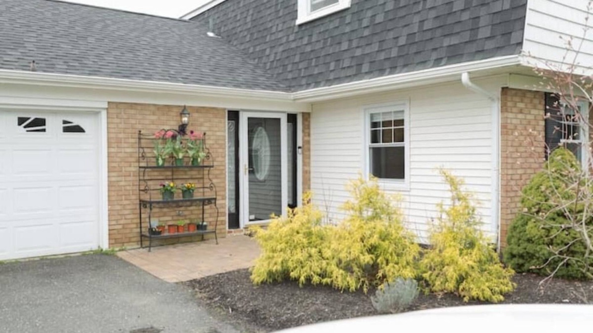 West Freehold House | Modern, Cozy Home in Freehold