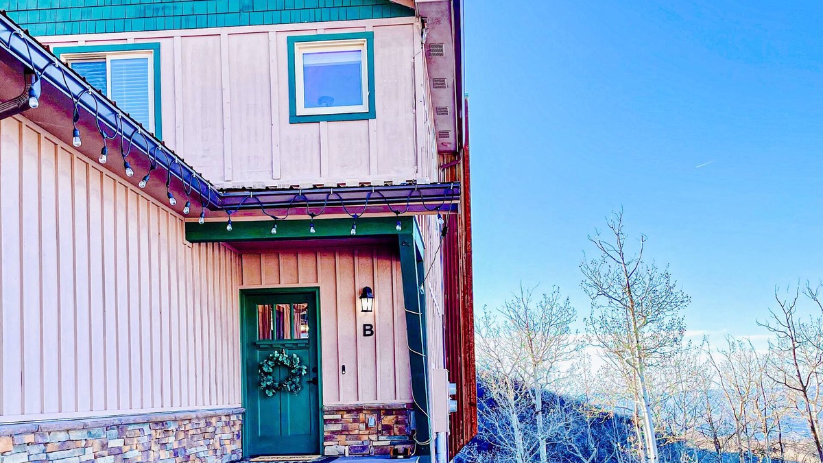 Mesa House | Modern Cozy Home at Powderhorn Mountain Resort with AMENITIES