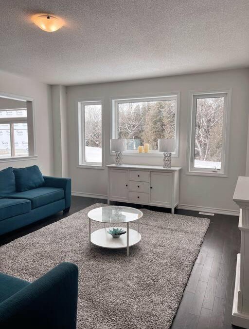 Lindsay Villa | Modern & Cozy Kawartha Getaway