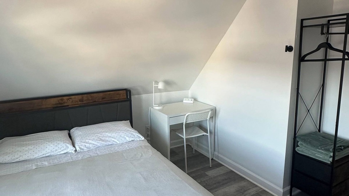 Queens House | Modern & cozy Room in Queens nearTrain 4long stays