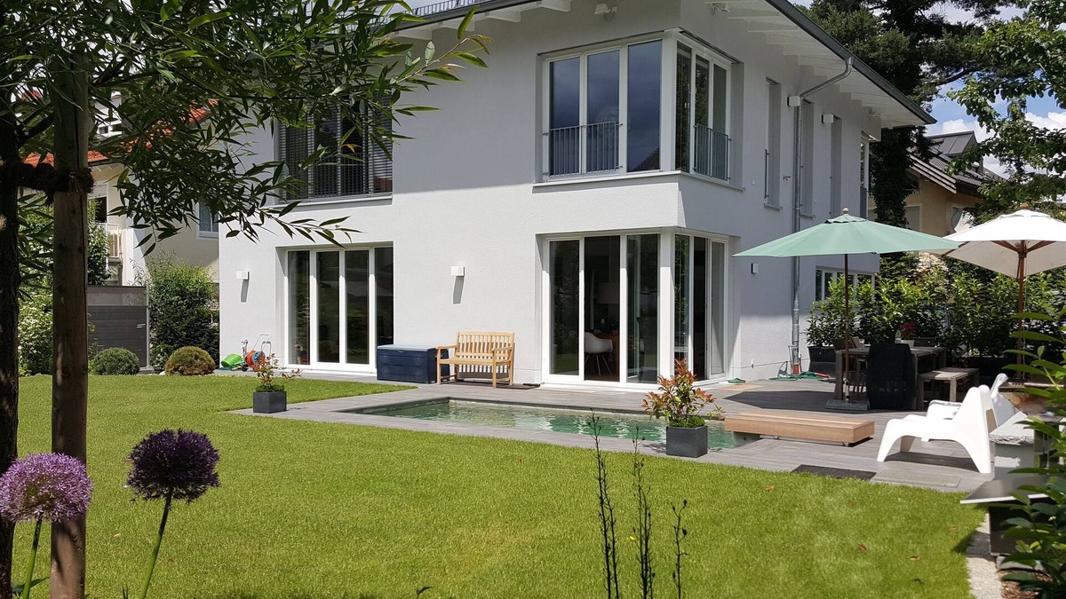 Gartenstadt Trudering Villa | Modern, cozy villa with pool and garden