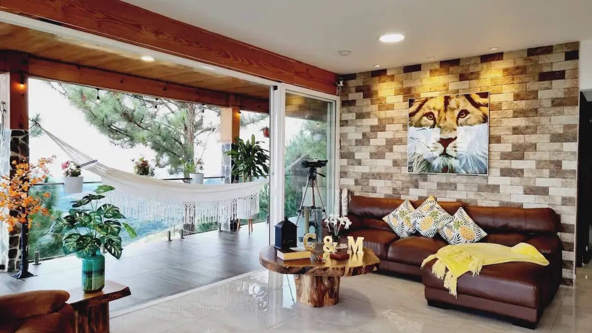 Sora House | Modern CRISTAL Cabin with the best view of Altos del MARIA