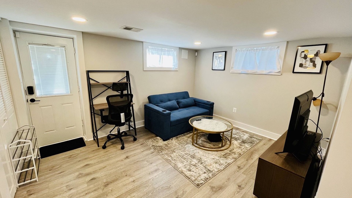 Washington House | Modern DC Retreat Near waterfront w/Free Parking