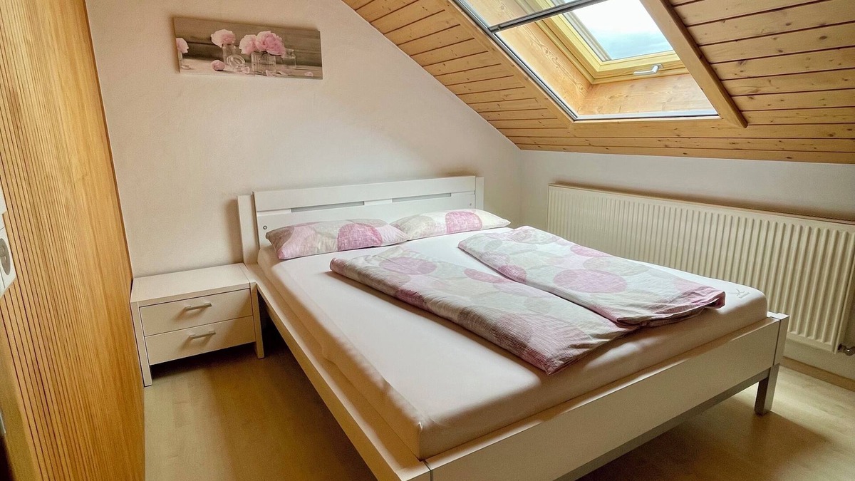 Wolpadingen Apartment | Modern top floor apartment with spacious outdoor area in a quiet location