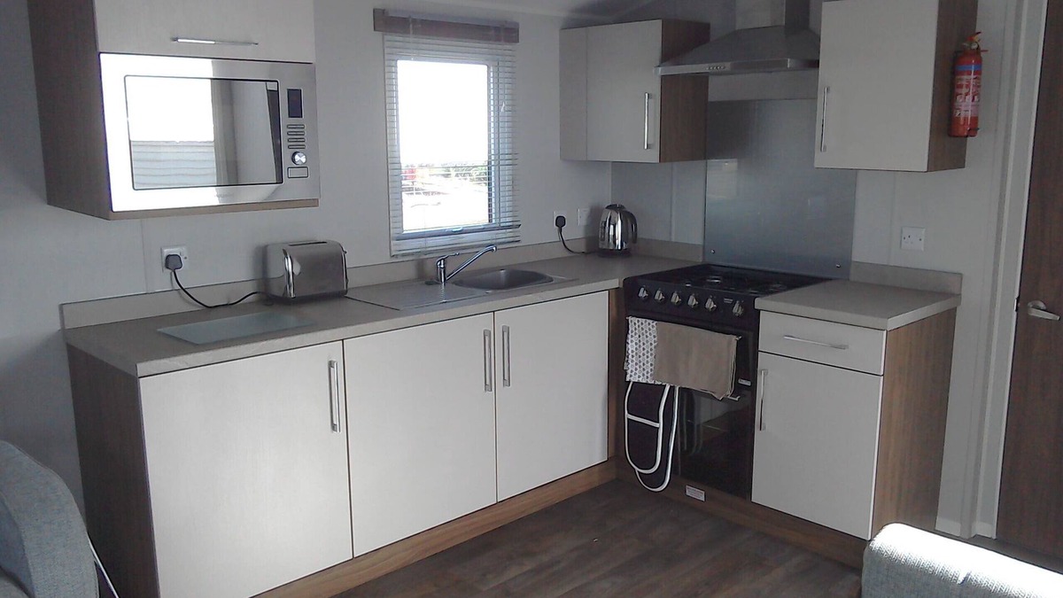 Exmouth House | Modern Deluxe 3 bedroom caravan with sea views