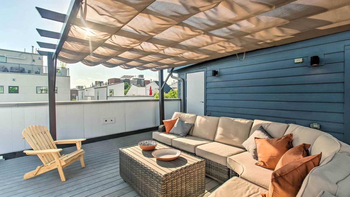 Jefferson Park House | Modern Denver Townhome w/Rooftop Terrace!