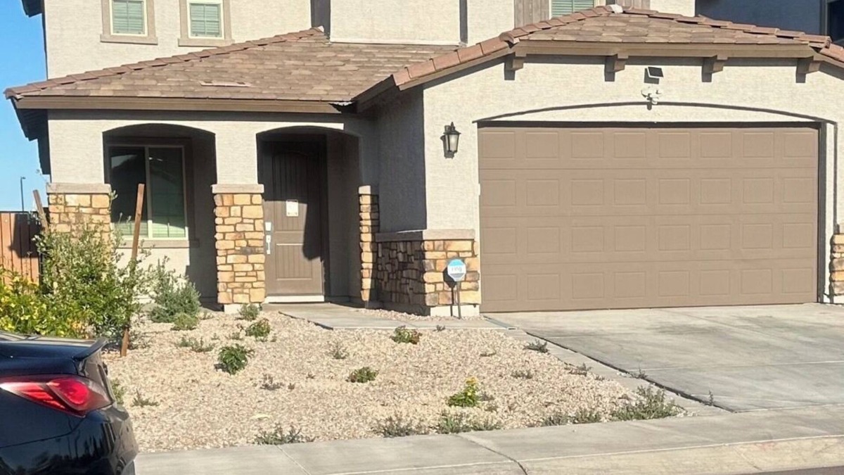 South Mountain House | Modern Desert Home–Great for Families & Groups, Near Golf, Hiking & City Fun