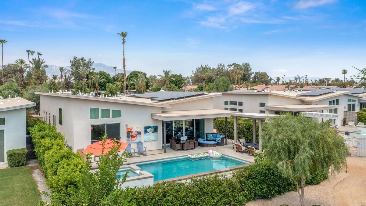 Indian Wells House | Modern Desert Retreat | Pool, Spa, EV Charger, Near Tennis Garden