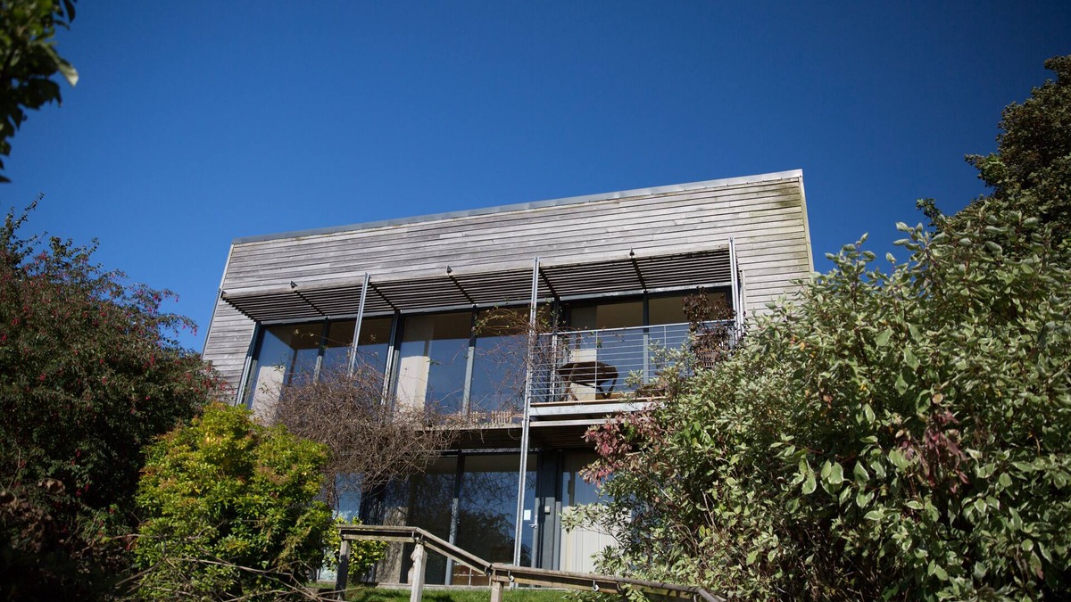 Uig House | Modern design, Great sea bay view, 2 bedrooms & 3 bathrooms