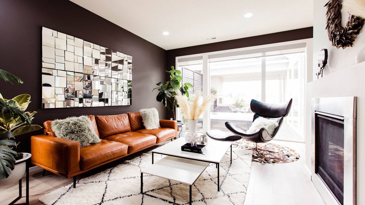 Auburn House | Modern Designer Home with Hot Tub, Deck, WIFI, Grill & Garden Views