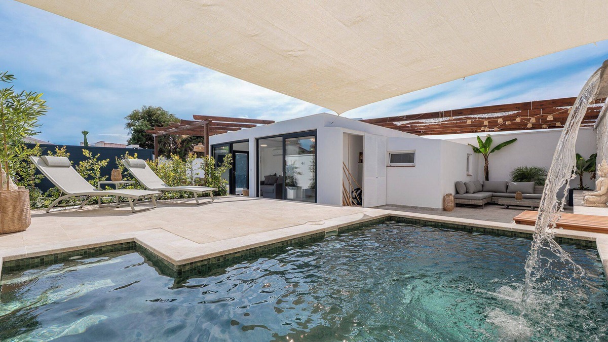 Urbanizacion Costabella House | Modern detached private house 60 meters (2 min walk) from the beach!