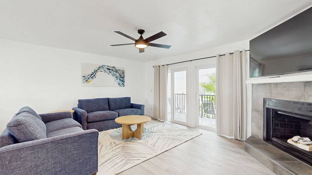 Treasure Island House | Modern dog friendly townhome, close to the Gulf and beaches, shopping & dining